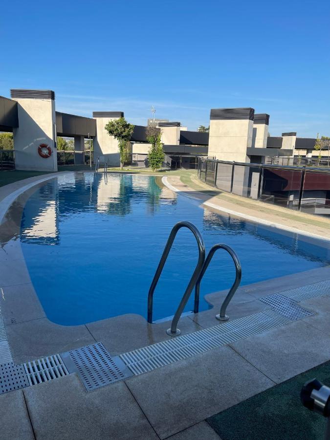 Tecnocordoba Aparcamiento Privado Gratuito Y Piscina Apartment Exterior photo